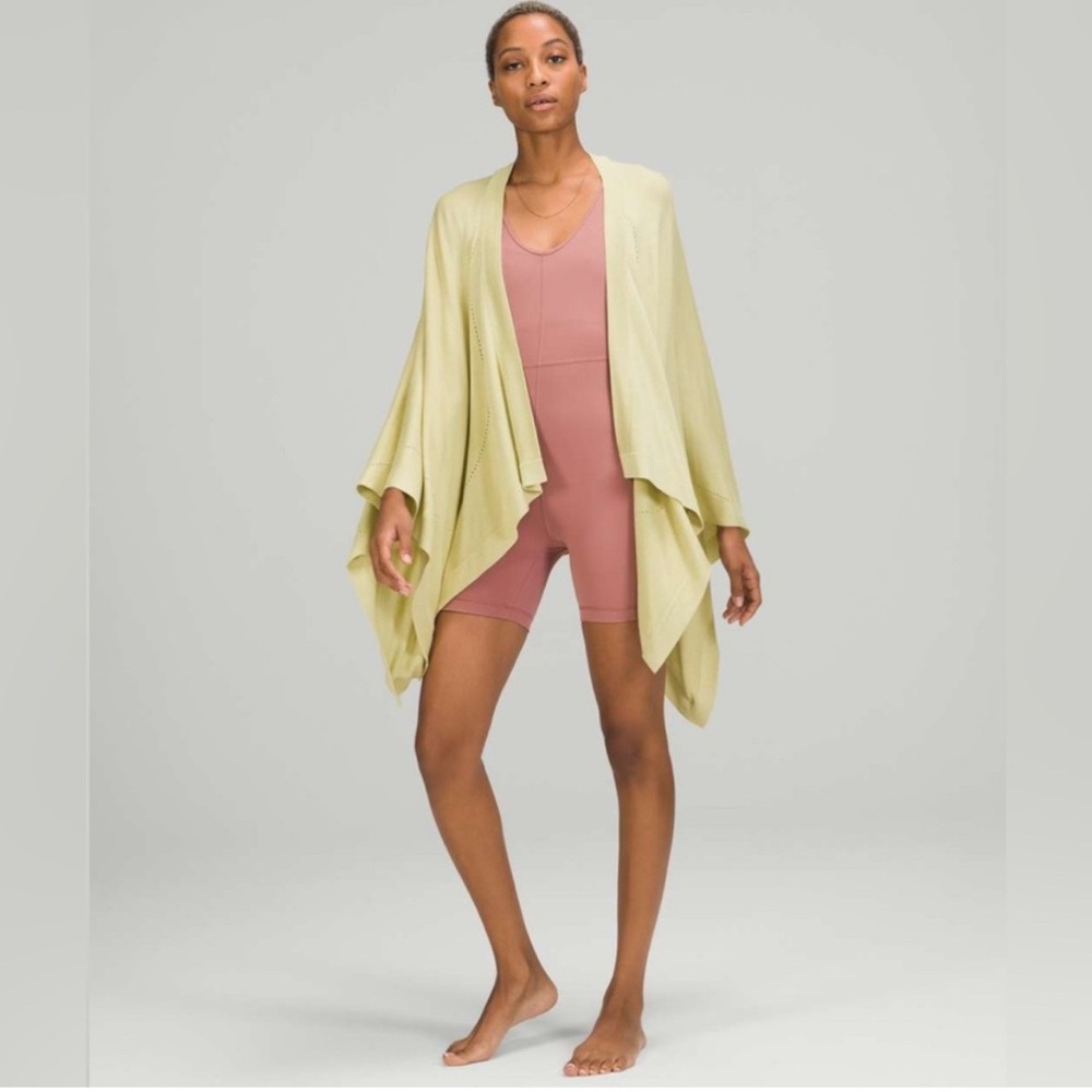 Lululemon Open Mind Wrap - Silk Blend - One size